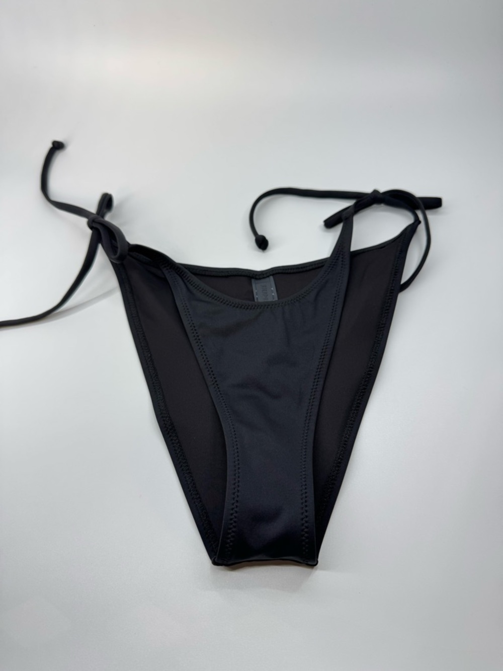 SKIMS Onyx Recycled Swim Dippy Tie Bikini Bottoms Small NWOT